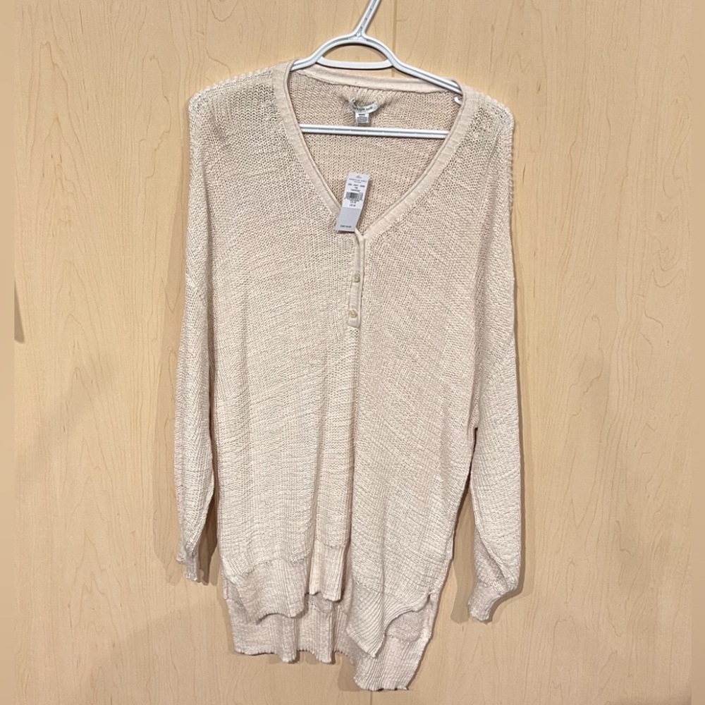 American Eagle Cream V-Neck Knit Sweater